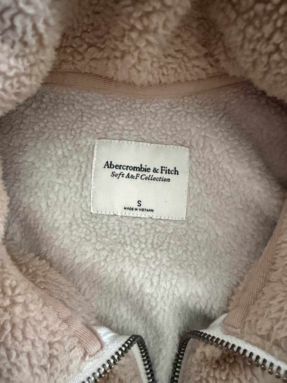 Abercrombie & Fitch Neutral Color-Block Sherpa Zip-Up with Side Pockets - Picture 2 of 6